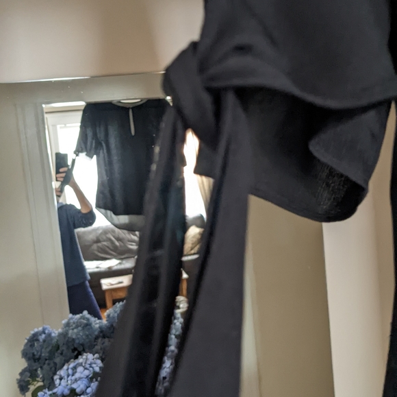 Top - Picture 2 of 4